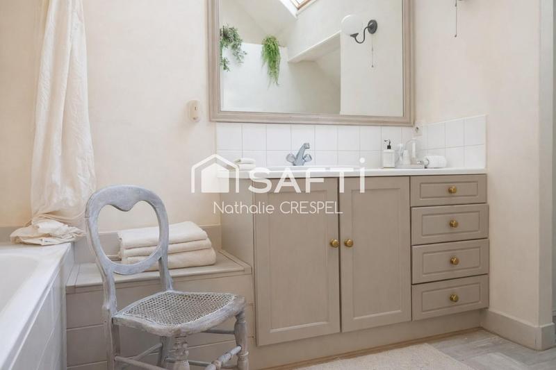 Propriété - 180 m² - 11 pièces