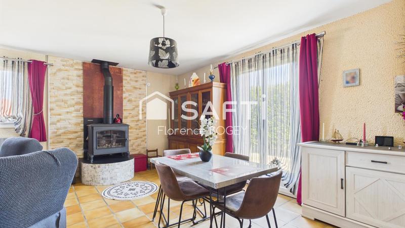 Maison - 234 m² - 8 pièces