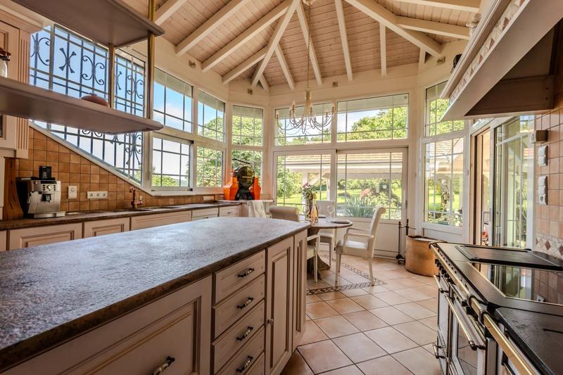 Maison - 380 m² - 9 pièces