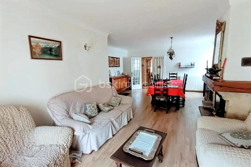 Maison - 140 m² - 6 pièces