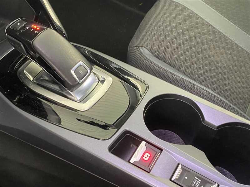 Peugeot 2008 1.5 BlueHDi 130 s&amp;S Eat8 Allure Business