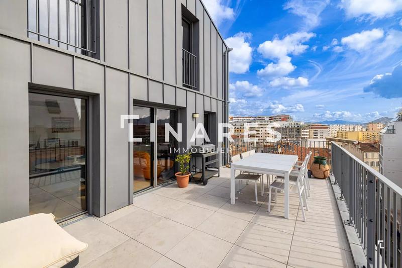 Appartement - 98 m² - 4 pièces