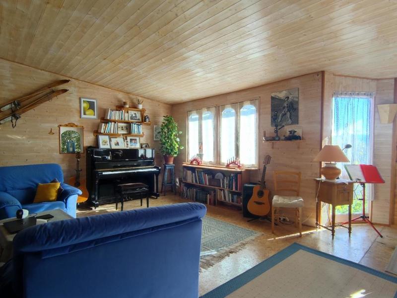 Maison de bois - 187 m² - 6 pièces