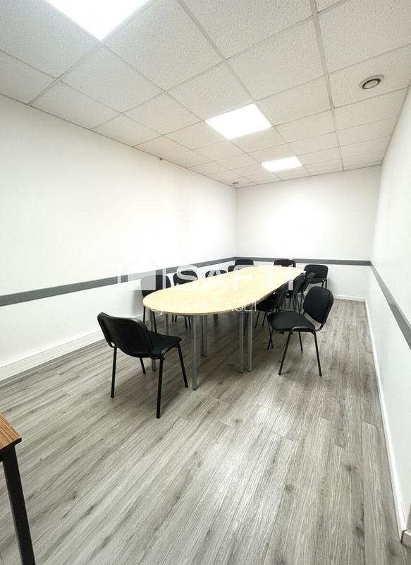 Local commercial - 908 m² - 6 pièces