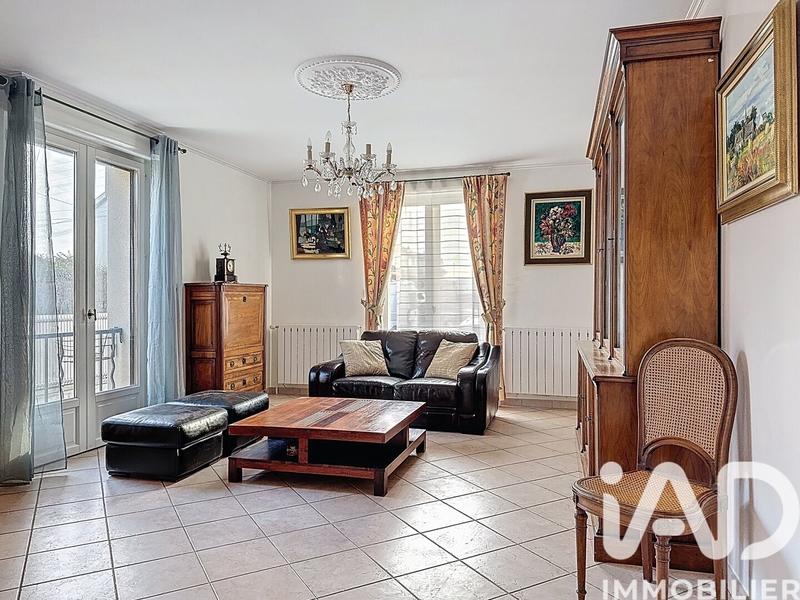 Maison - 215 m² - 10 pièces