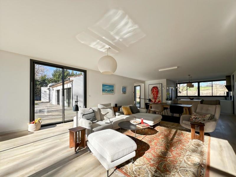 Maison - 198 m² - 5 pièces