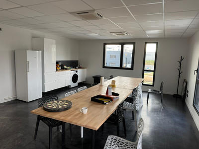 Entrepôt - 1 008 m² - 6 pièces