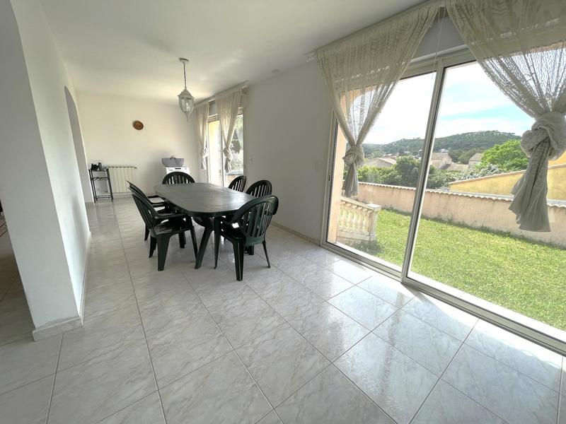 Maison - 220 m² - 5 pièces