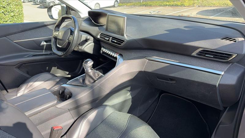 Peugeot 3008 II 1.2 PureTech 130 Allure Business