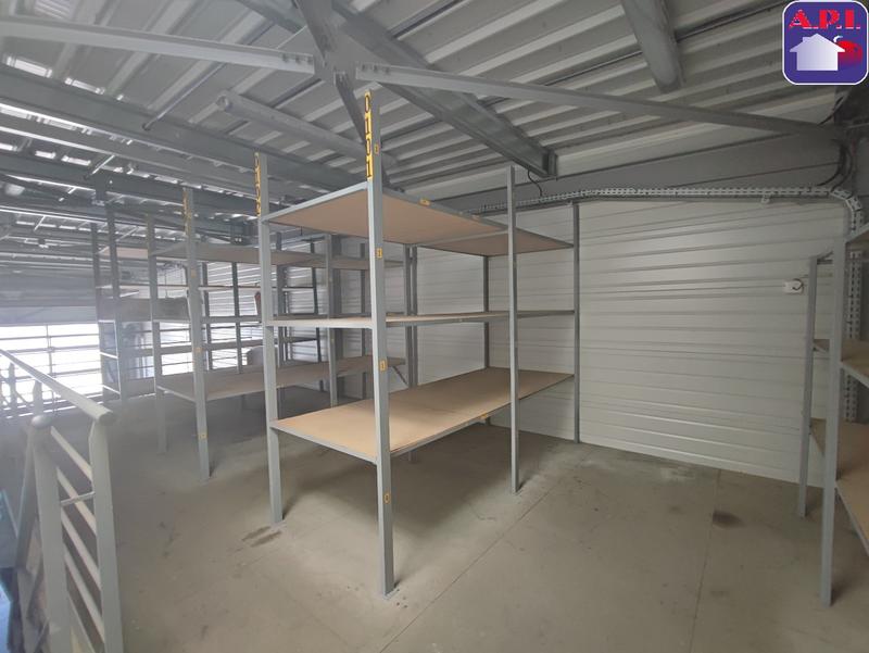 Local d'activités - 411 m²