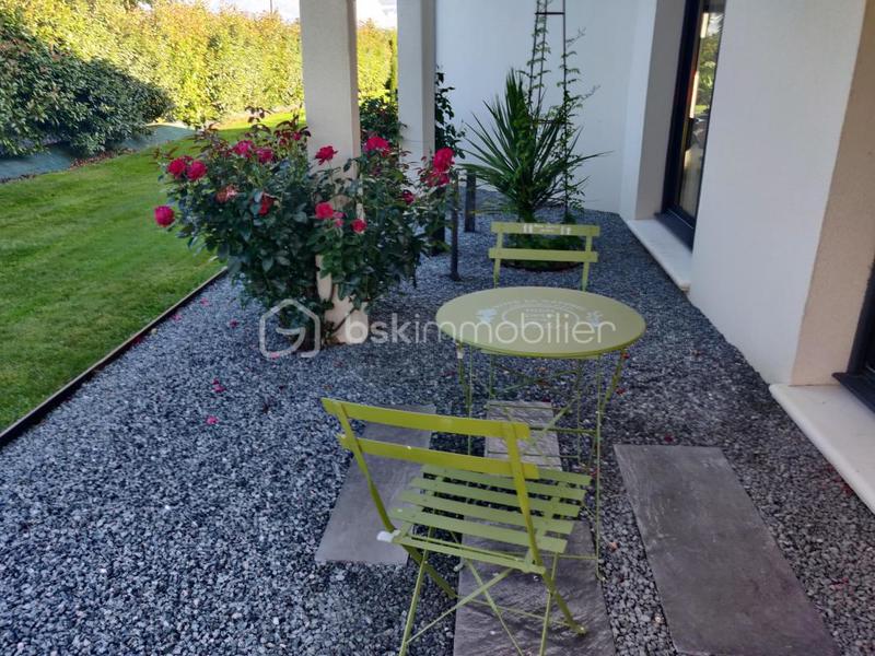 Propriété - 197 m² - 6 pièces