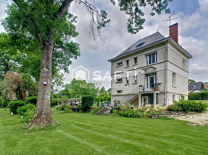 Maison - 240 m² - 9 pièces