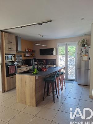 Maison - 140 m² - 5 pièces