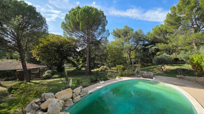 Maison - 218 m² - 7 pièces