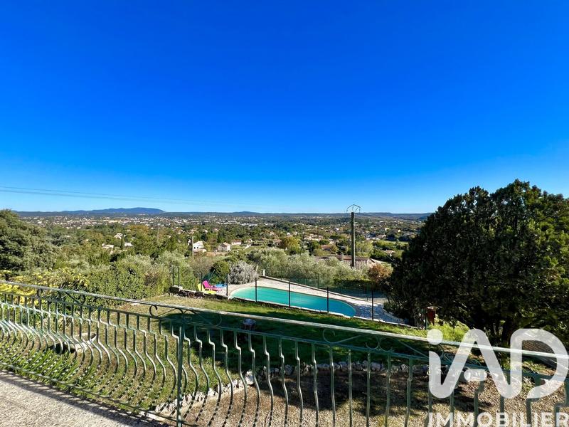 Maison - 193 m² - 8 pièces