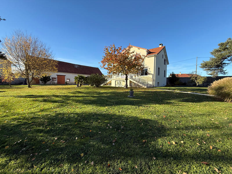 Propriété - 220 m² - 8 pièces