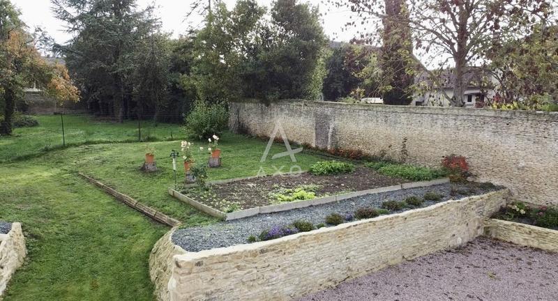 Maison en pierre - 187 m² - 9 pièces