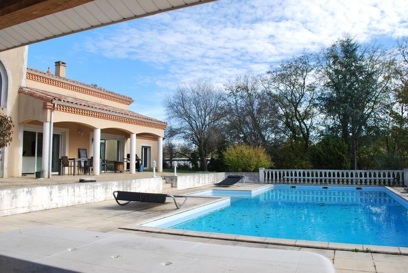 Villa - 238 m² - 6 pièces