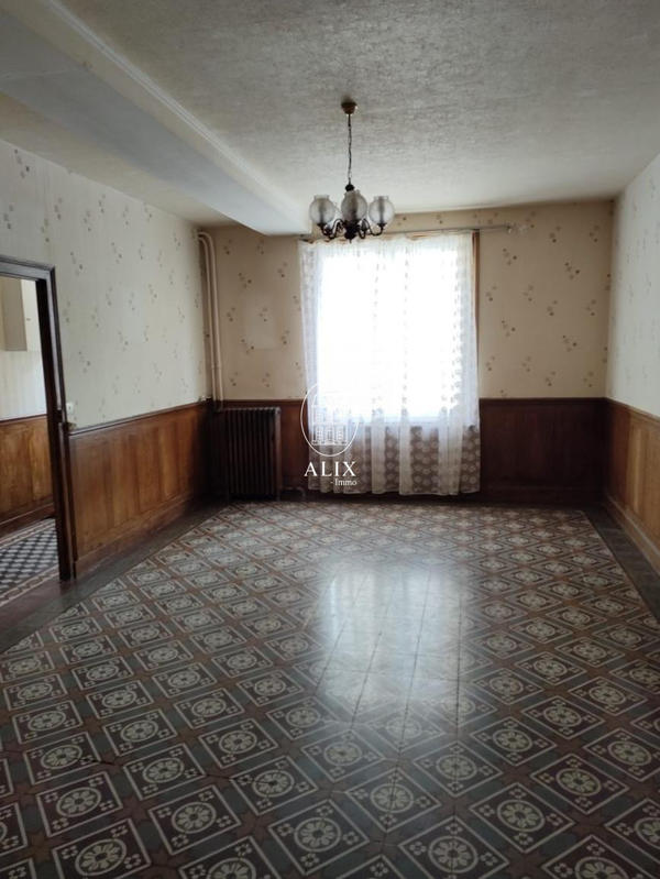 Maison - 104 m² - 7 pièces