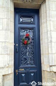 Chambre - 15 m² - 1 pièce