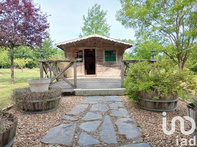 Maison - 351 m² - 12 pièces