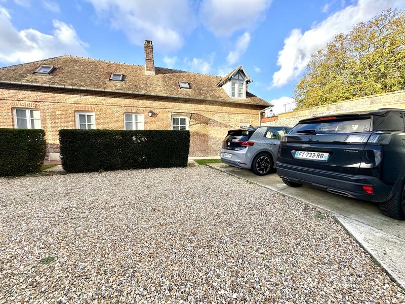 Maison - 480 m² - 10 pièces