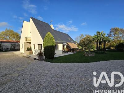 Maison - 202 m² - 8 pièces