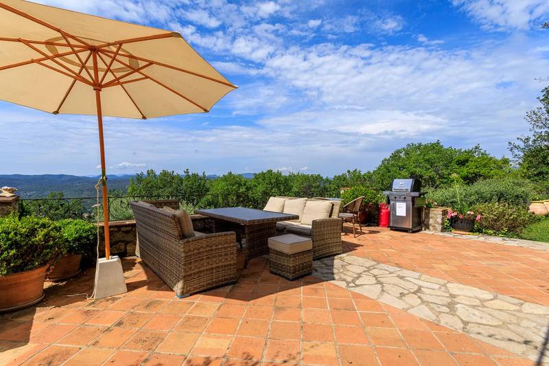 Villa - 235 m² - 9 pièces