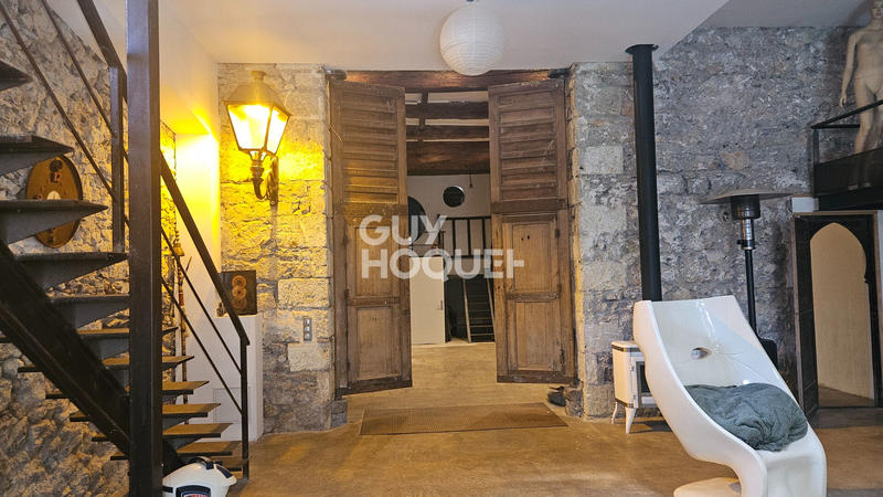 Loft - 231 m² - 5 pièces