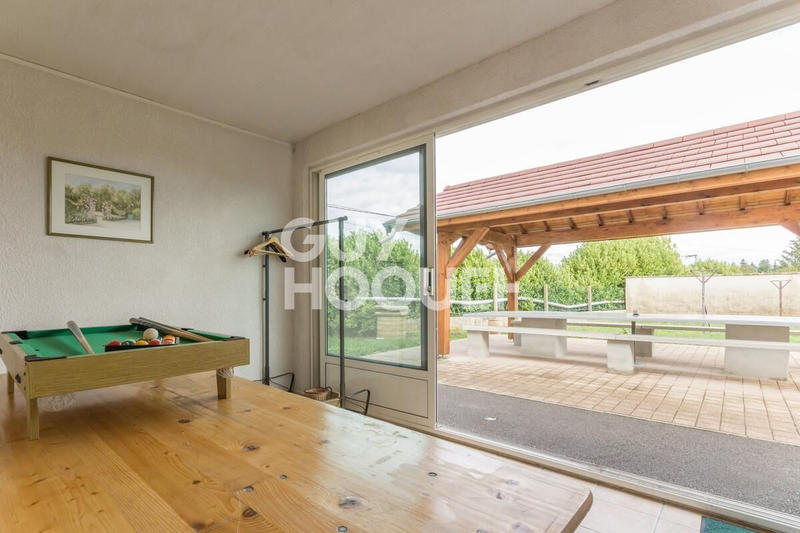 Maison - 220 m² - 8 pièces