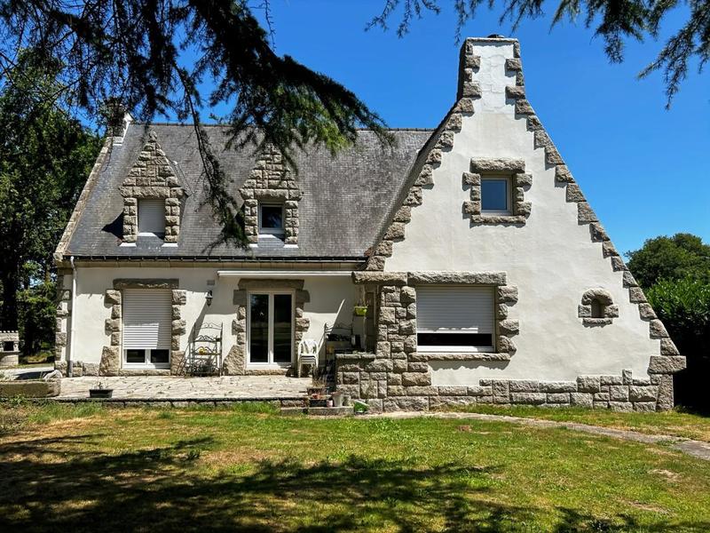 Maison - 174 m² - 7 pièces
