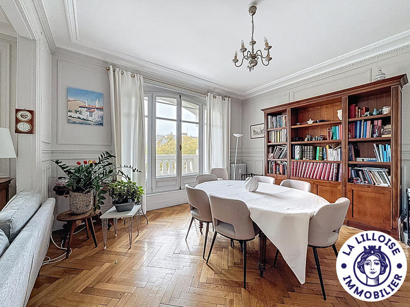 Appartement - 146 m² - 6 pièces