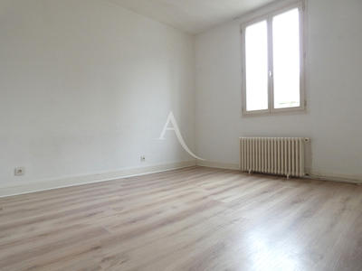 Maison - 84 m² - 4 pièces