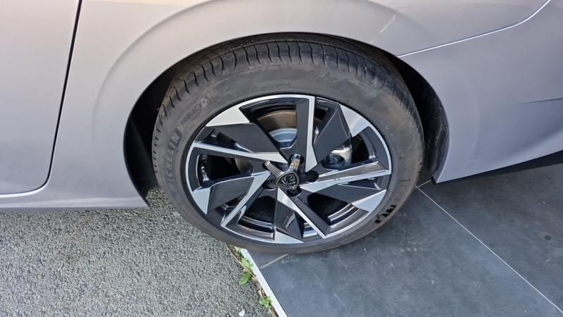 Peugeot 308 III Hybrid 145 e-Dcs6 Allure