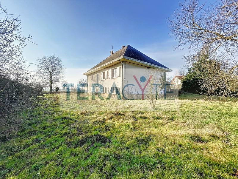 Maison traditionnelle - 216 m² - 7 pièces