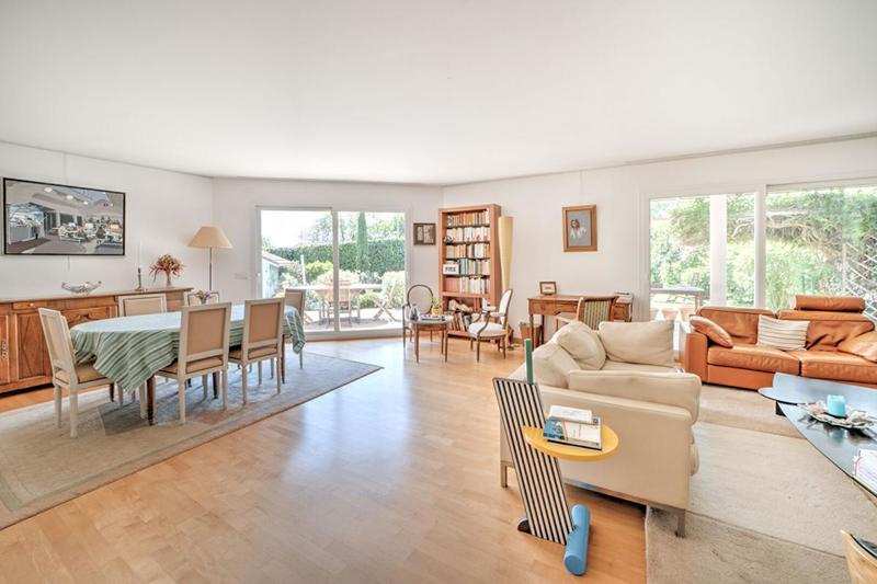 Maison - 320 m² - 7 pièces