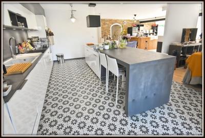 Villa - 235 m² - 7 pièces