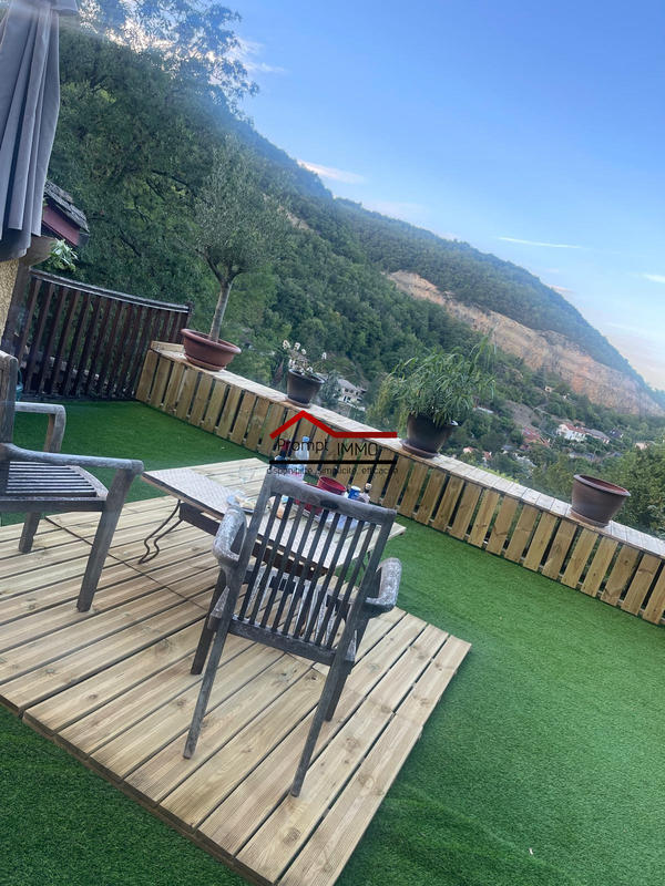 Maison - 229 m² - 7 pièces