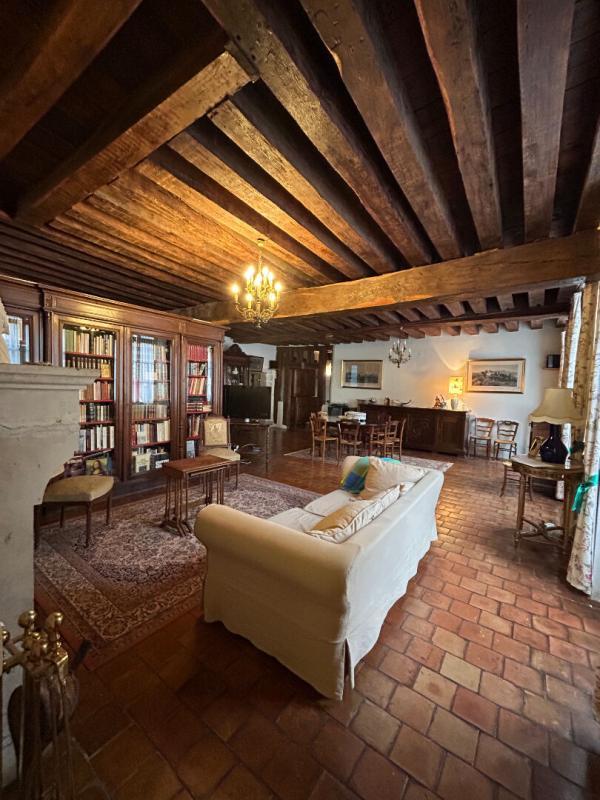 Maison - 385 m² - 10 pièces