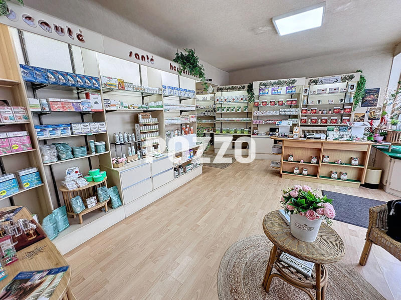 Local commercial - 84 m² - 5 pièces