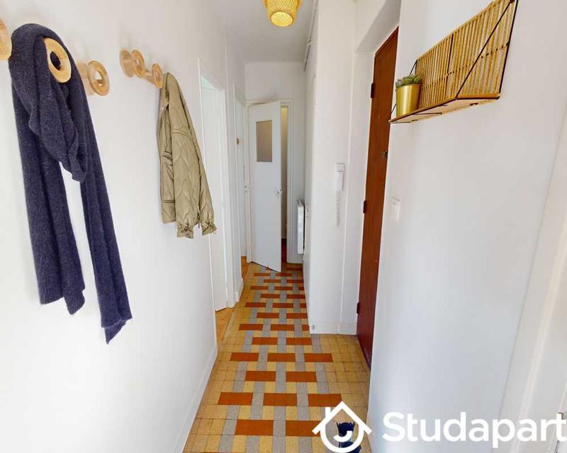 Chambre - 140 m² - 1 pièce