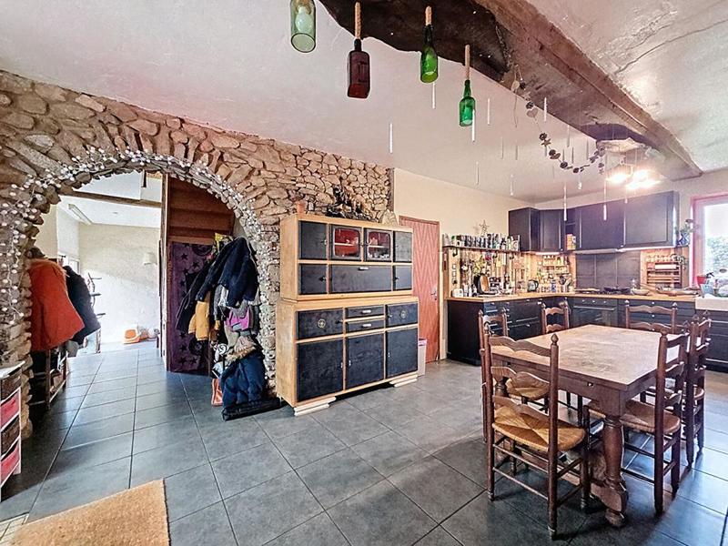 Maison - 200 m² - 6 pièces