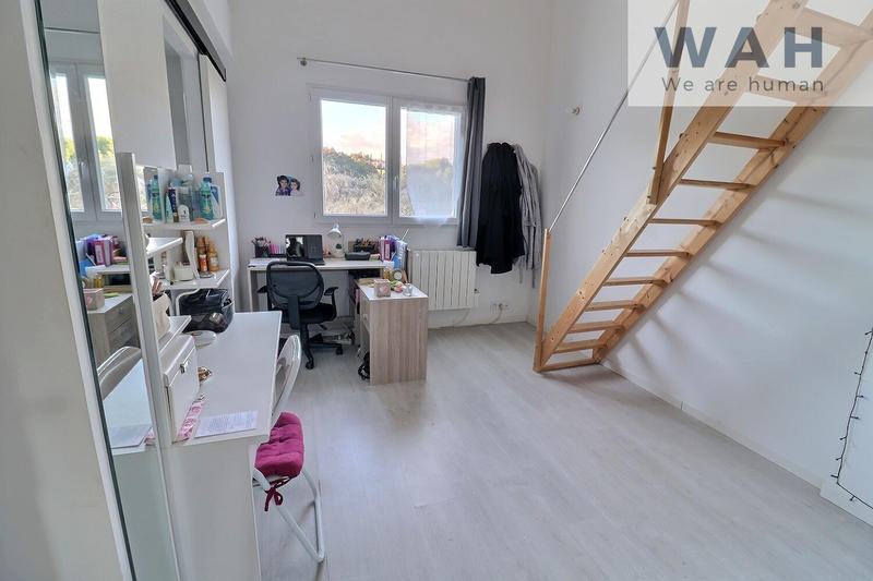 Villa - 291 m² - 9 pièces