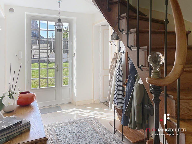 Maison ancienne - 328 m² - 8 pièces