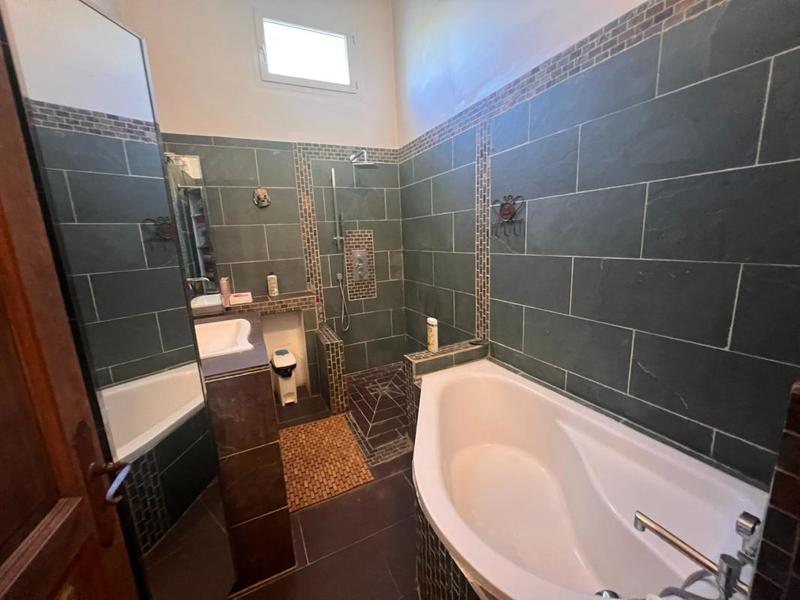 Villa - 269 m² - 8 pièces