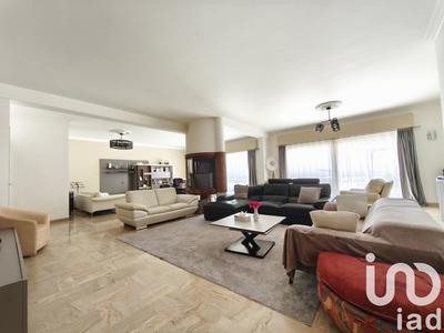 Maison - 303 m² - 9 pièces