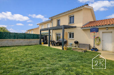 Maison - 90 m² - 4 pièces