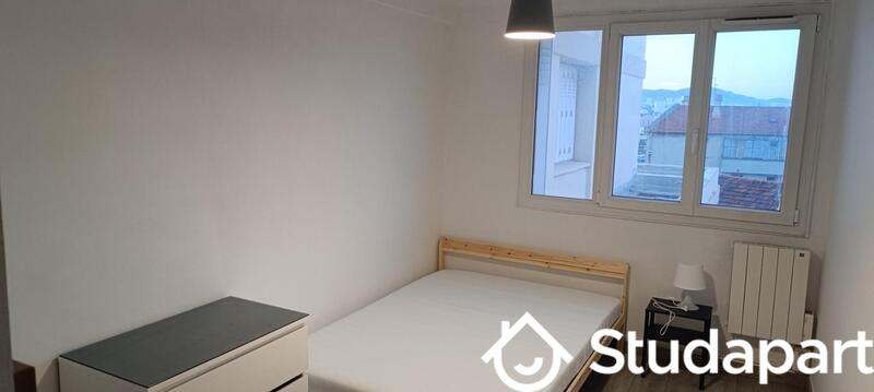 Chambre - 9 m² - 1 pièce