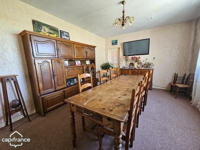 Maison - 135 m² - 8 pièces