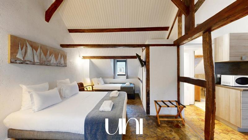 Propriété - 260 m² - 10 pièces